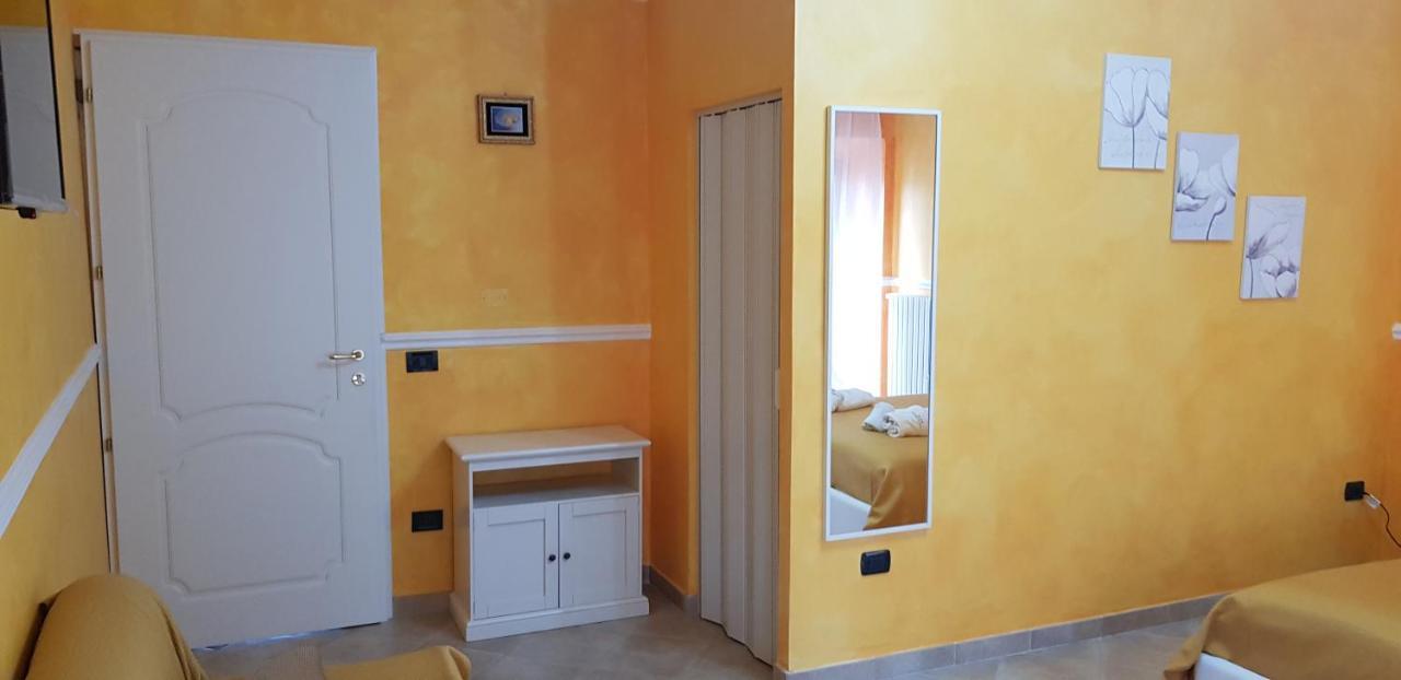 B&B Del Corso Vittorio Вибо-Валентия Экстерьер фото